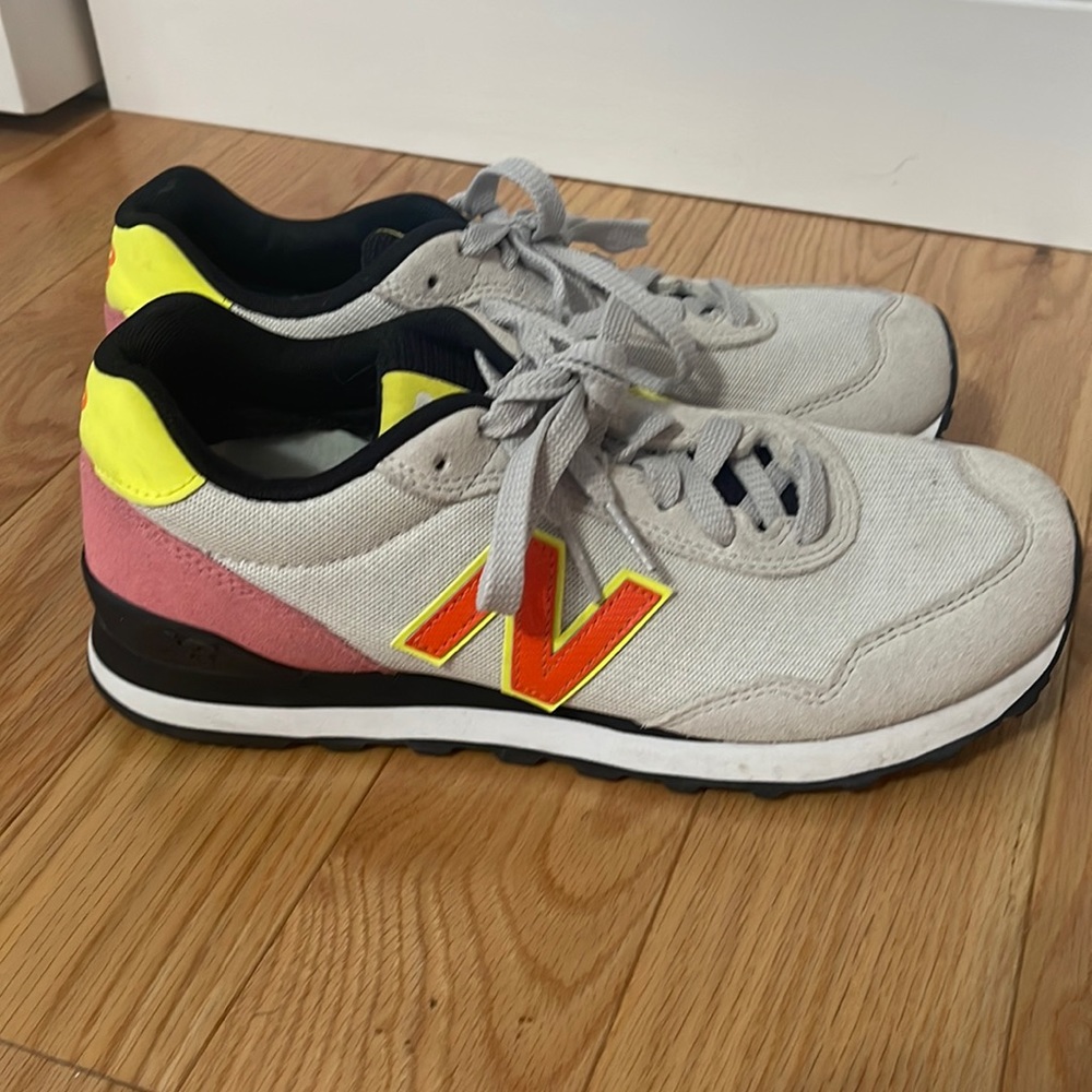 New Balance sneakers, excellent condition, cushioning comfort insert.